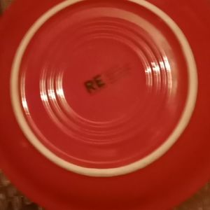 2 Red Plates